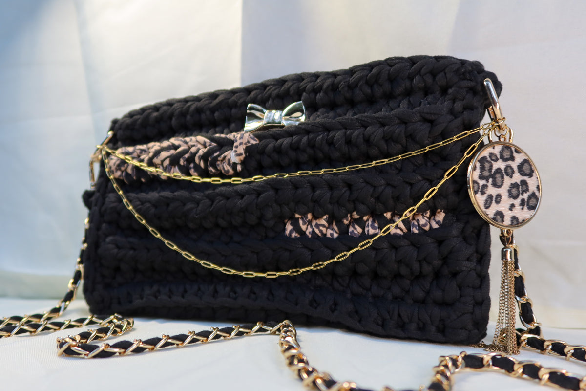 Cheetah- Crochet Handbag with zipper & lining