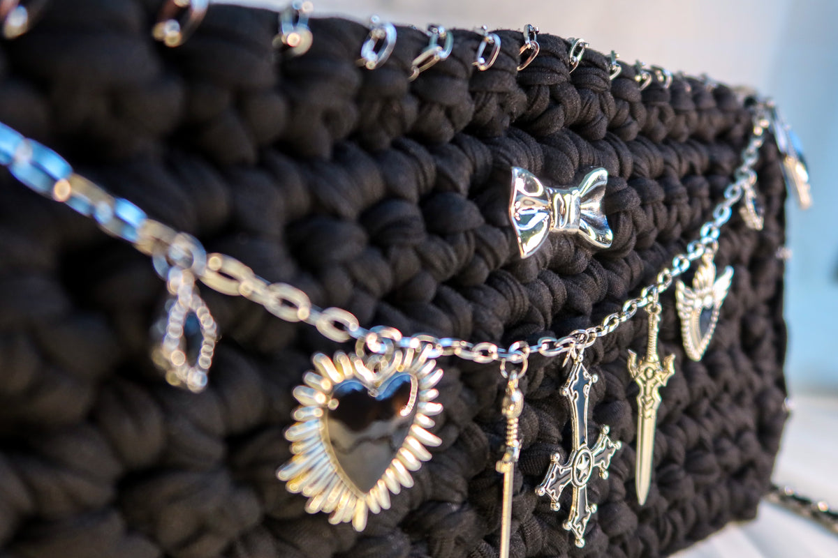 Gothic - Crochet Handbag with zipper & lining
