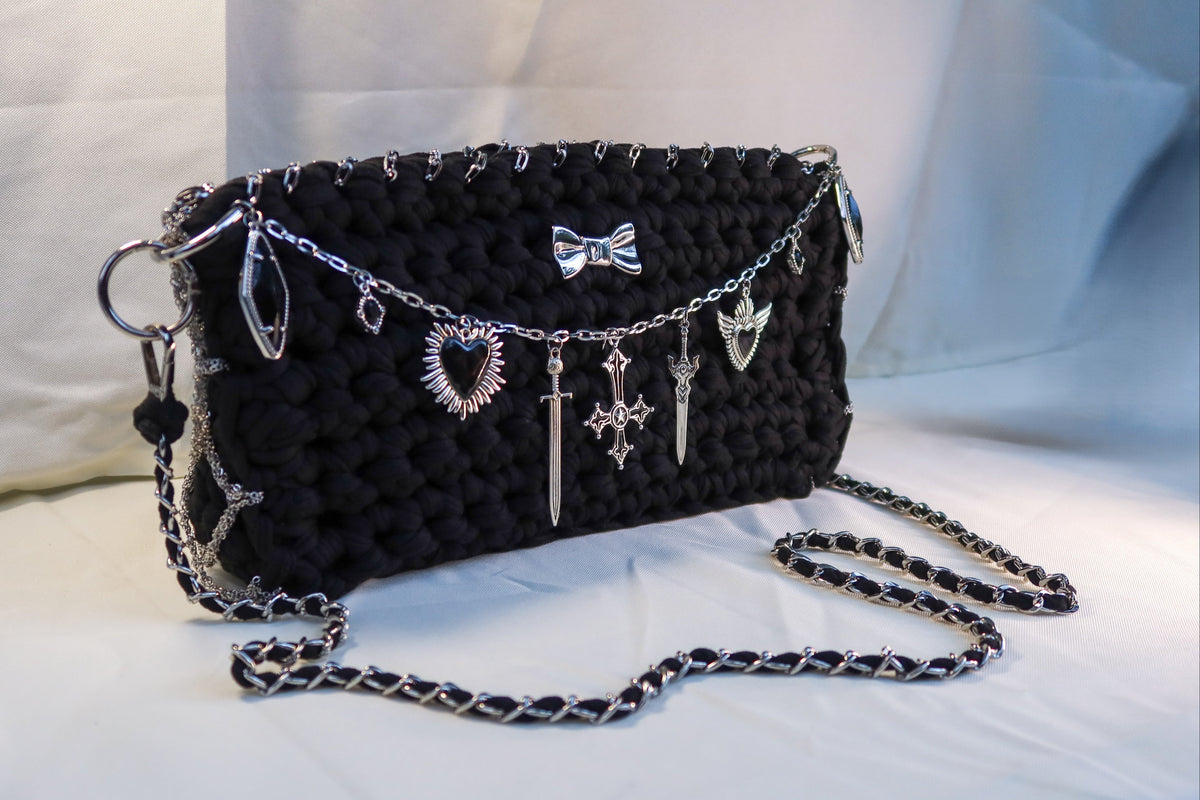 Gothic - Crochet Handbag with zipper & lining