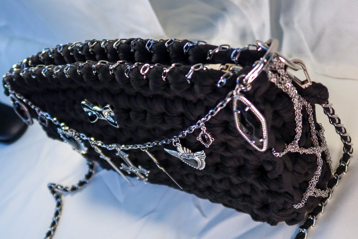 Gothic - Crochet Handbag with zipper & lining