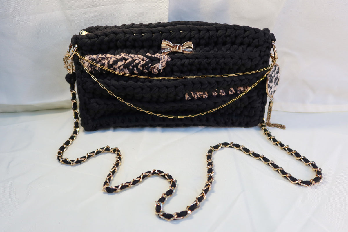Cheetah- Crochet Handbag with zipper & lining